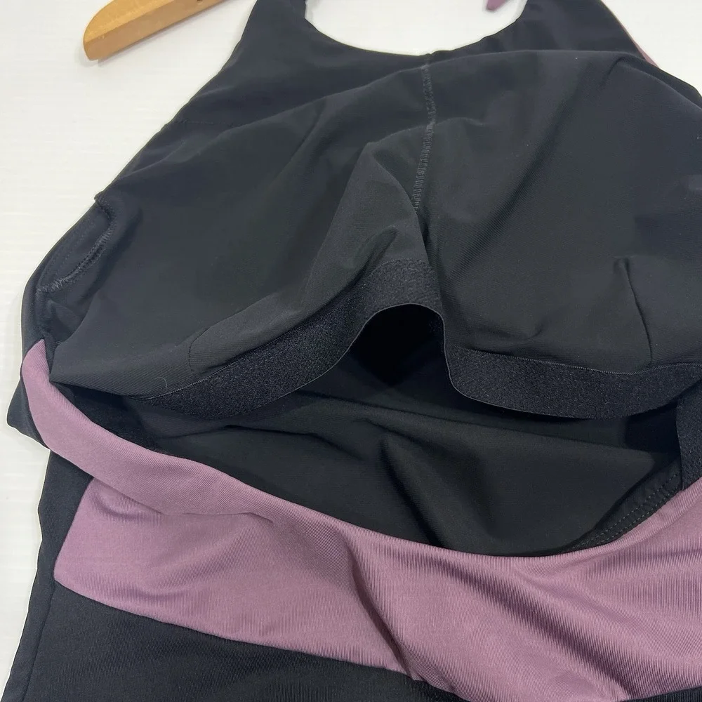 Athleta Asym Colorblock One‎ Piece Swimsuit Size Medium Active Swim Shelf Bra